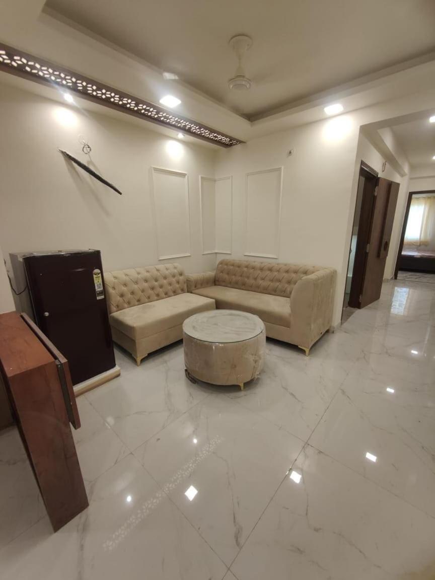 Apartment Pinkcity Pransh Heights