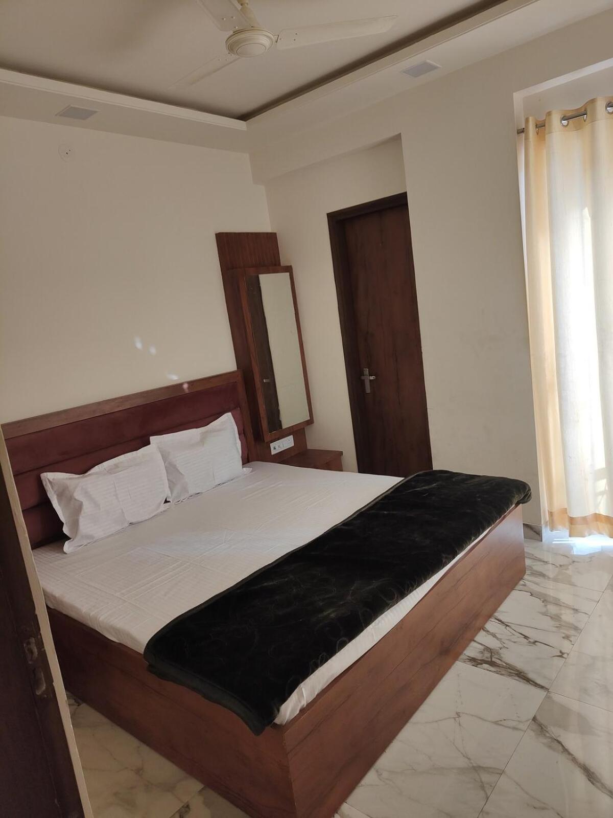 Pinkcity Pransh Heights Apartment *